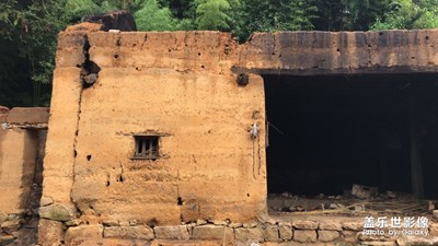 扶貧攻堅(jiān)走在山水間