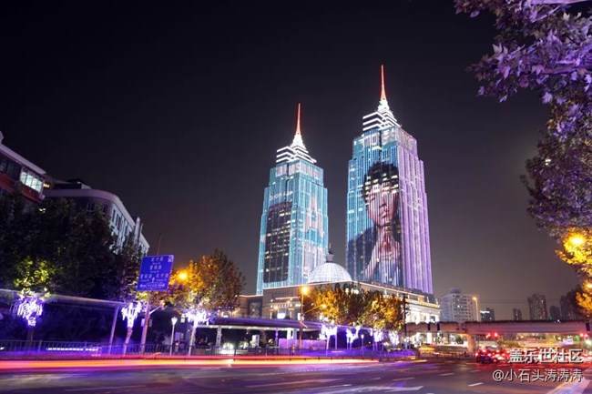 三星Galaxy A9s | A6s燈光秀上映魔都環(huán)球港雙子塔