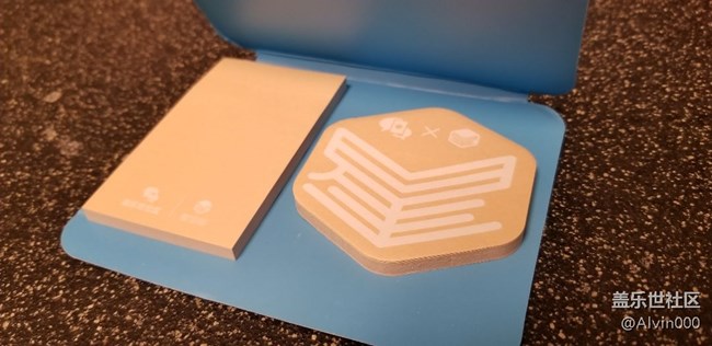 收到了，小禮物  哈哈哈  漂亮