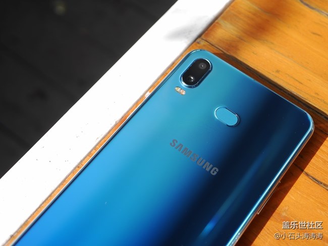 時(shí)尚漸變色 三星Galaxy A6s上手體驗(yàn)