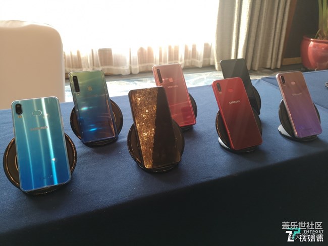 全球首款四攝+漸變色背殼，三星Galaxy A系列手機(jī)躍級(jí)擊殺