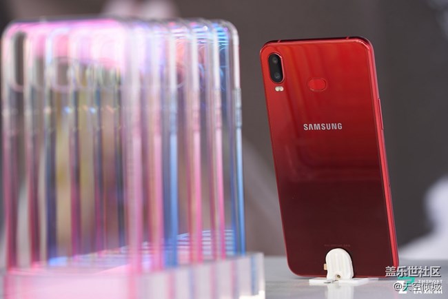 全球首款四攝+漸變色背殼，三星Galaxy A系列手機(jī)躍級(jí)擊殺