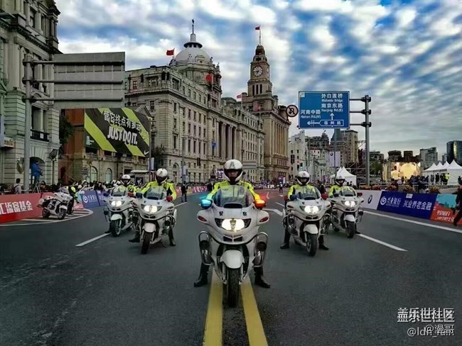 三星蓋樂世社區(qū)上海星部落 助威上海馬拉松賽