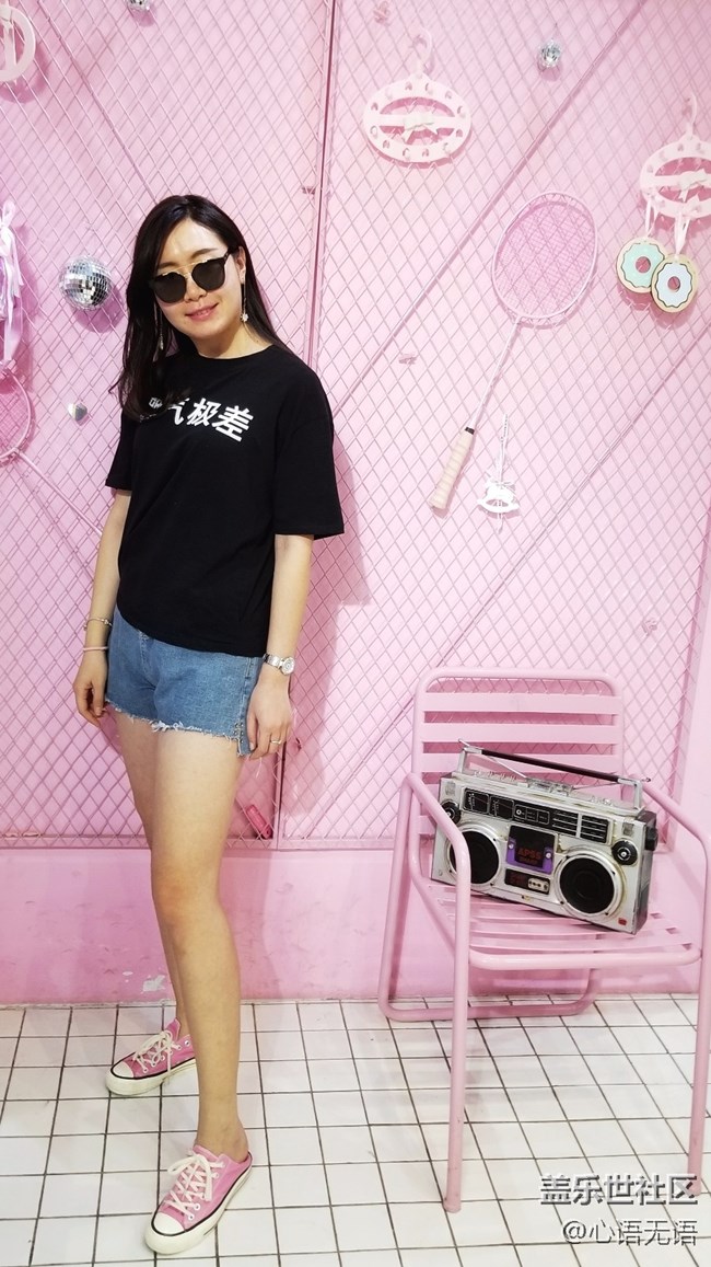 11月，我們在網(wǎng)紅店來拍照