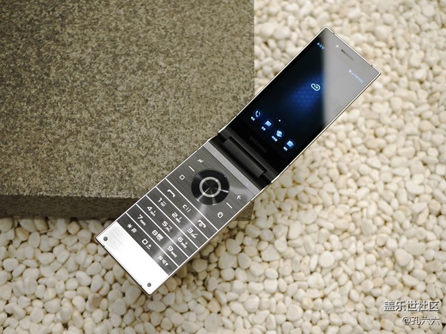 低調奢華優(yōu)雅從容 三星W2019評測（外觀篇）