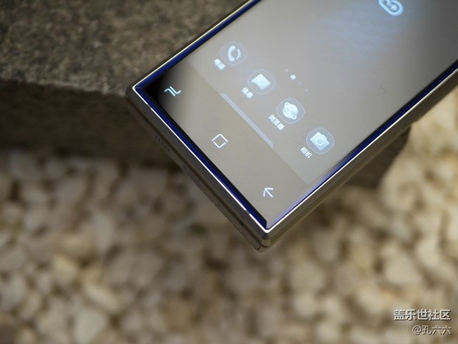 低調奢華優(yōu)雅從容 三星W2019評測（外觀篇）