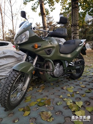 好拉風的摩托