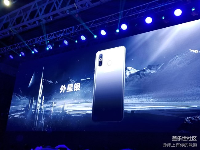 洞見未來 屏幕新形態(tài)-------三星Galaxy A8s新品發(fā)布會(huì)小記 洞見未來 屏幕新形態(tài)-------三星Galaxy A8s新品發(fā)布會(huì)小記