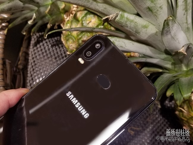 【126-127期：三星黑瞳全視屏 Galaxy A8s正式發(fā)布】