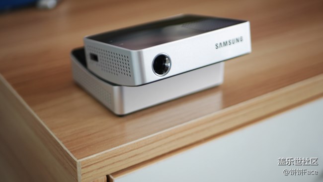 玲瓏小巧·精致有型 三星智能激光投影儀開箱圖賞