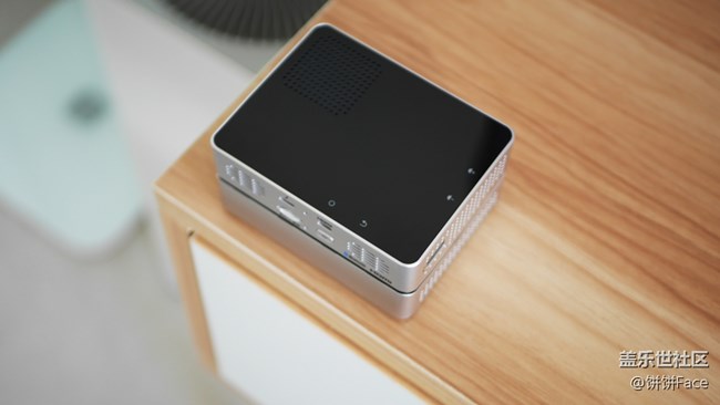 玲瓏小巧·精致有型 三星智能激光投影儀開箱圖賞