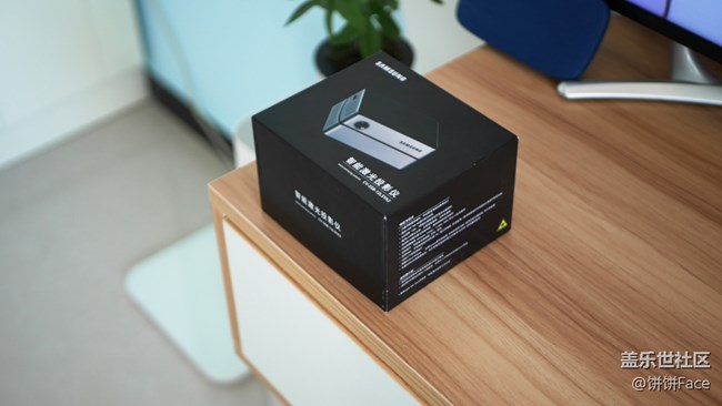 玲瓏小巧·精致有型 三星智能激光投影儀開箱圖賞