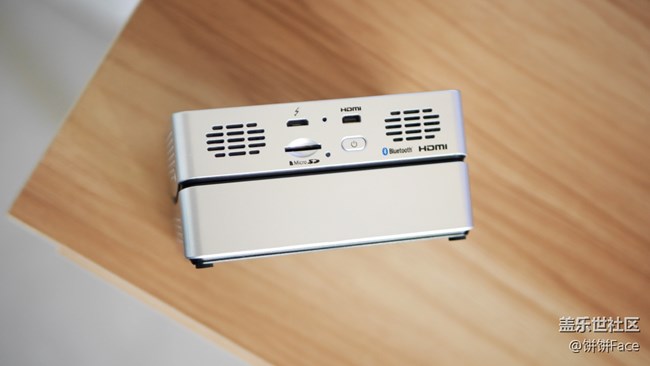 玲瓏小巧·精致有型 三星智能激光投影儀開箱圖賞