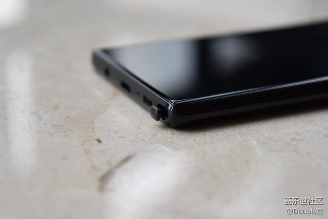 旗艦的最后堅守:三星Galaxy Note9外觀簡析 旗艦的最后堅守:三星Galaxy Note9外觀簡析