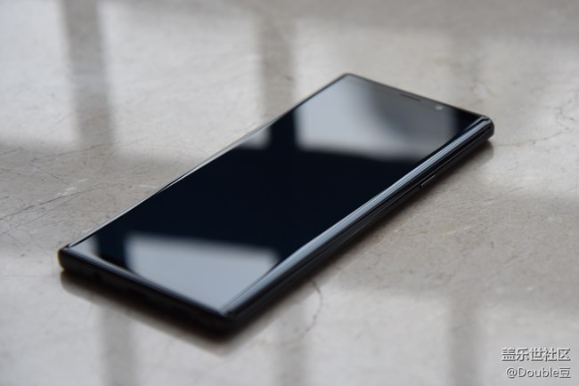 旗艦的最后堅守:三星Galaxy Note9外觀簡析 旗艦的最后堅守:三星Galaxy Note9外觀簡析