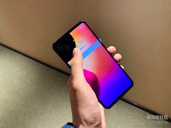 三星A8s與華為Nova4 在開孔之巔誰更勝一籌？(外觀篇)