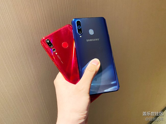 三星A8s與華為Nova4 在開孔之巔誰更勝一籌？(外觀篇)