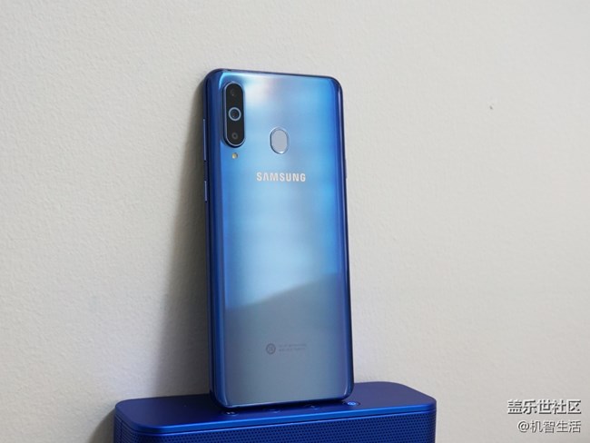 美輪美奐 原來你是這樣的漸變色Galaxy A8s