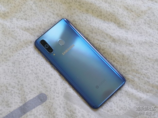 美輪美奐 原來你是這樣的漸變色Galaxy A8s