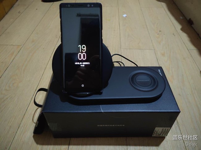 兌換的第七代無(wú)線充到貨了。