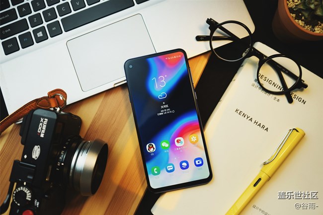 Galaxy A8s開箱，那“一點(diǎn)”的風(fēng)情