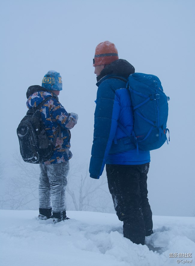 紛紛瑞雪落人間   雪鄉(xiāng)迎“星”年
