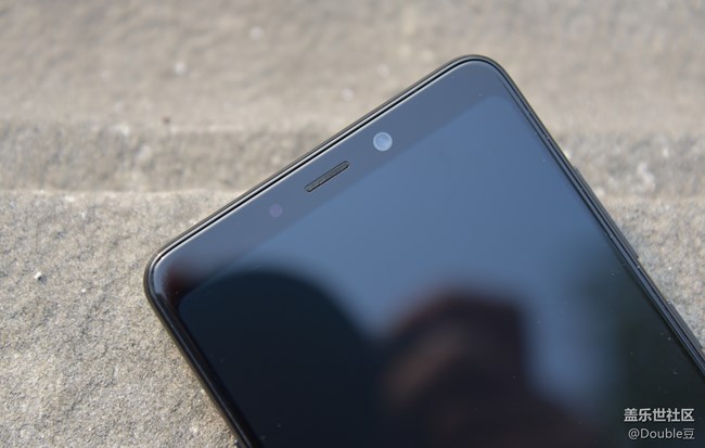 攝像頭多就是了不起！首款后置四攝手機(jī)三星A9s外觀鑒析