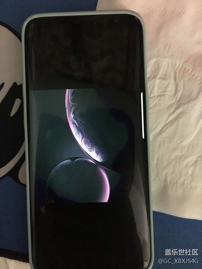 屏幕顏色有問題，特別是黑色過度到灰色