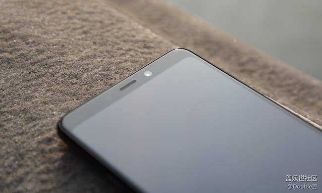 攝像頭多就是了不起！首款后置四攝手機(jī)三星A9s外觀鑒析