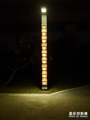 孤獨(dú)的路燈