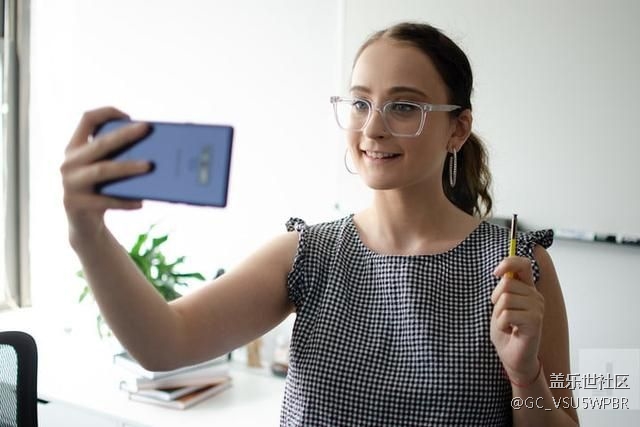 三星計劃把手機攝像頭放在觸控筆上，拍照時要往前懟，附圖片