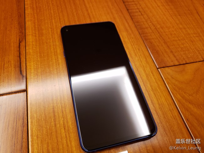 【Galaxy A8s星粉體驗(yàn)活動(dòng)】A8s上手，一個(gè)黑瞳，洞見未來。