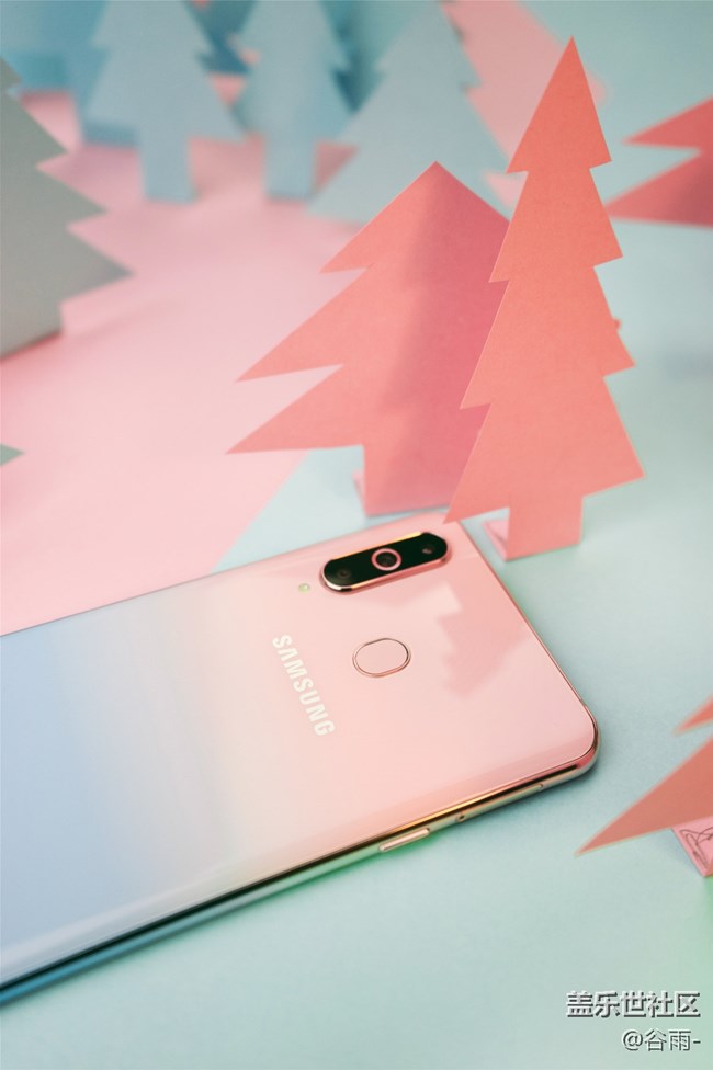 藍(lán)粉森林中的獨(dú)角精靈