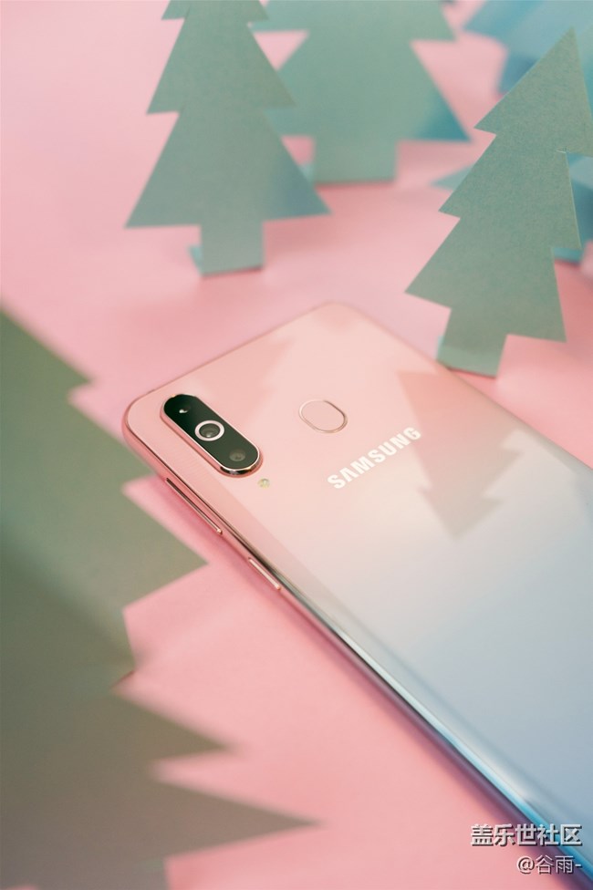 藍(lán)粉森林中的獨(dú)角精靈