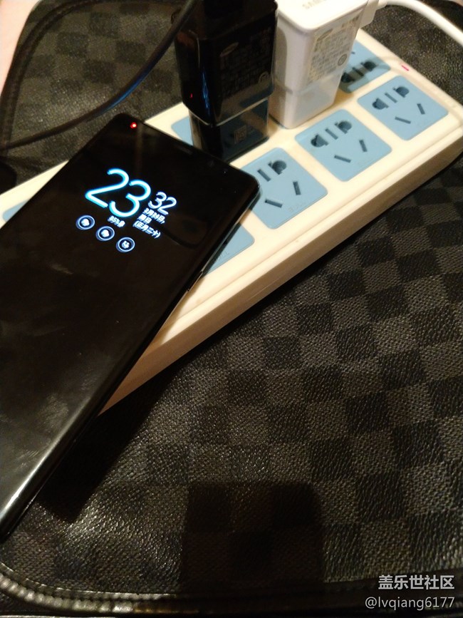 你們好各位機友們，問下充電器的問題。