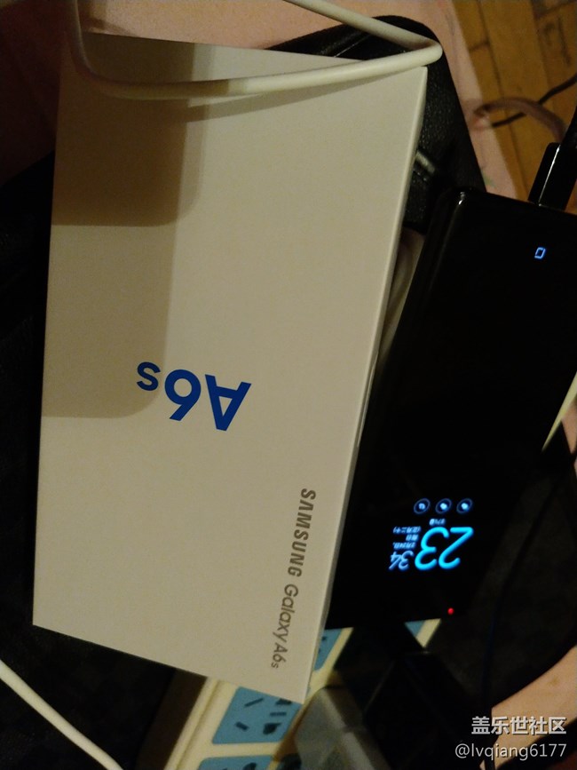 你們好各位機友們，問下充電器的問題。