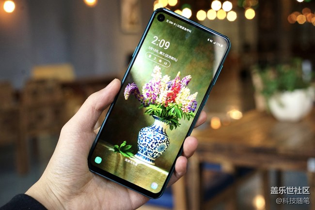 前沿科技的先行者，三星Galaxy A8s體驗(yàn)評(píng)測(cè)