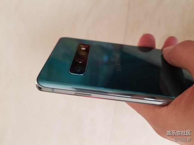 s10已到手，簡(jiǎn)單分享下細(xì)節(jié)和手感。主要對(duì)比s8