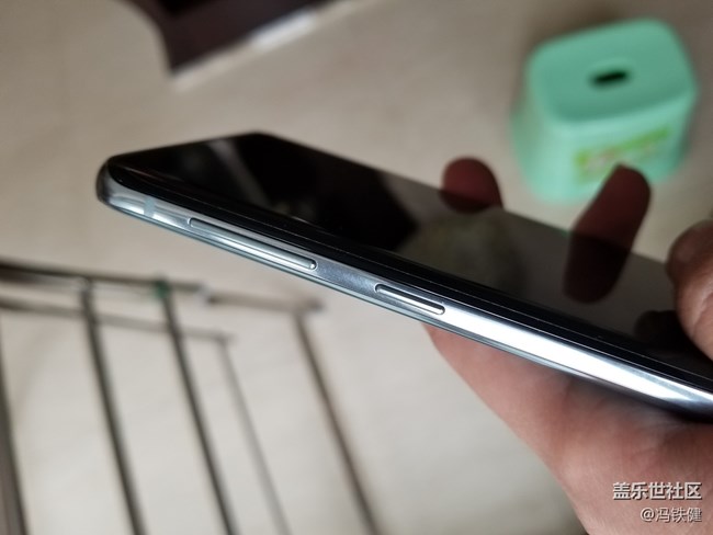 s10已到手，簡(jiǎn)單分享下細(xì)節(jié)和手感。主要對(duì)比s8