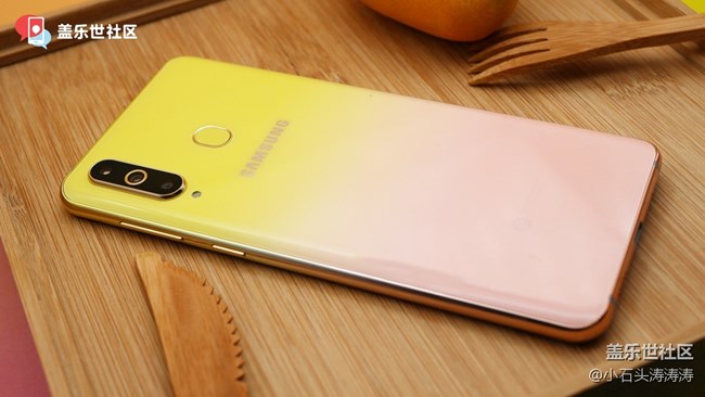 糖果漸變“有點芒“ 三星Galaxy A8s新色美圖賞