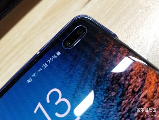 五彩斑斕的S10+，附贈亮點！