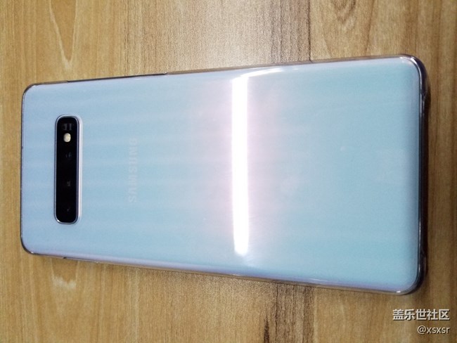 五彩斑斕的S10+，附贈亮點！