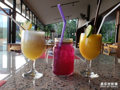 宛如初見(jiàn)。