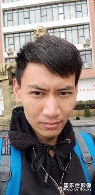 在畢節(jié)財貿(mào)學(xué)校學(xué)習(xí)挖煤技術(shù)