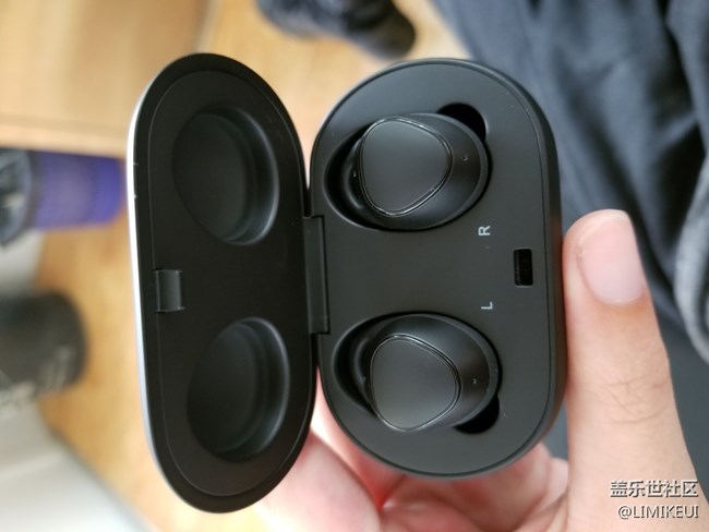 看到一些朋友都拿到Galaxy Buds了，而自己卻在用IconX 2018