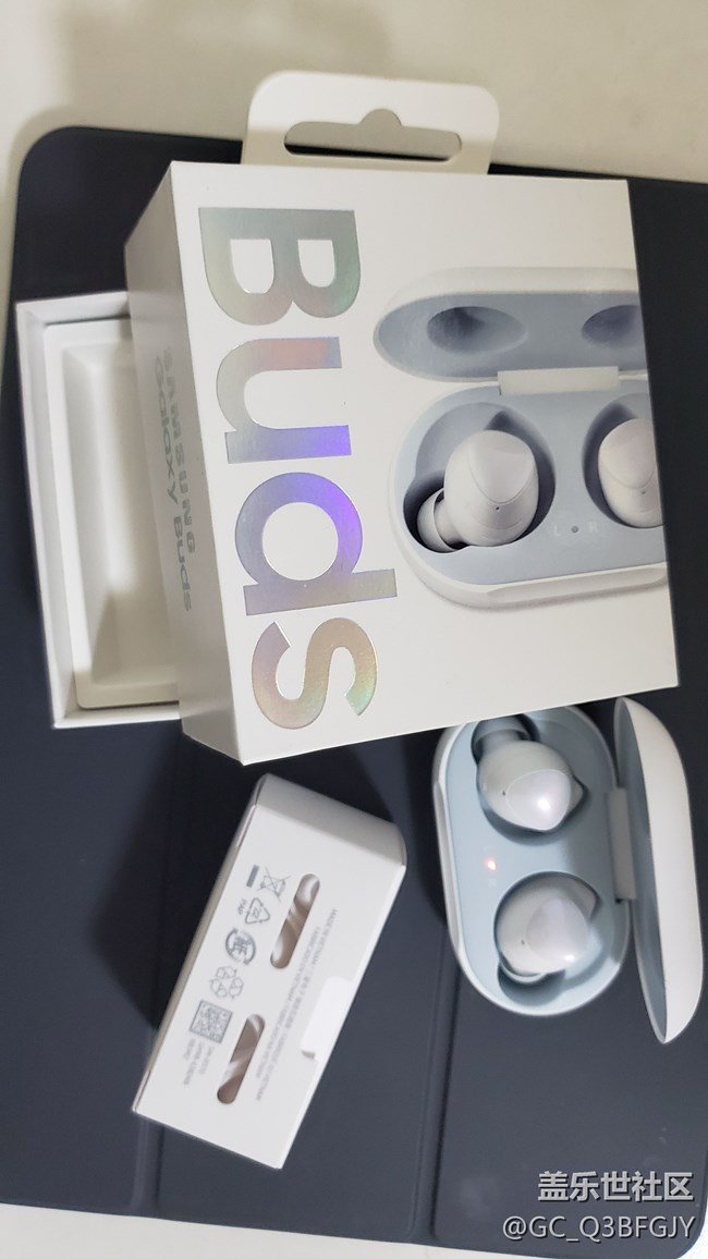 港版512贈送Buds入耳及與airpods 簡單對比