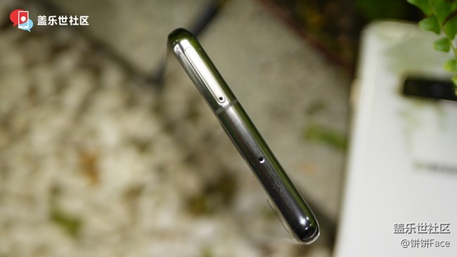 不一樣的“十代”三星Galaxy S10+陶瓷版美圖賞 不一樣的“十代”三星Galaxy S10+陶瓷版美圖賞