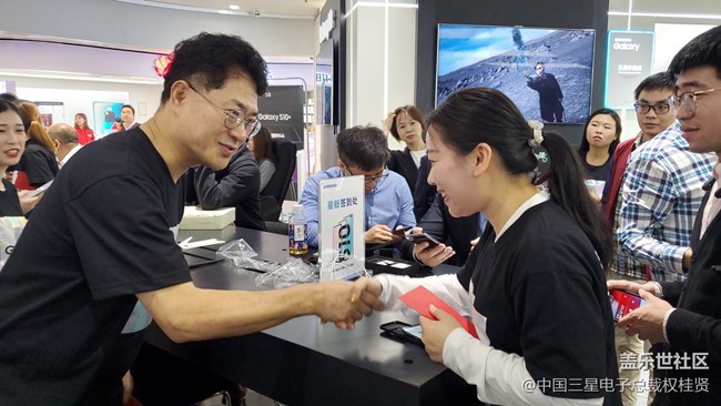 感恩有你 Galaxy S10系列廣州親售活動回顧 感恩有你 Galaxy S10系列廣州親售活動回顧