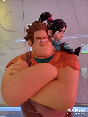 看電影室內拍的