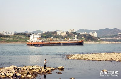 長江邊上漁長江
